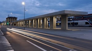 La stazione ferroviaria di Mendrisio al crepuscolo